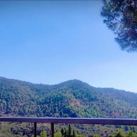 En La Montana, Serra
