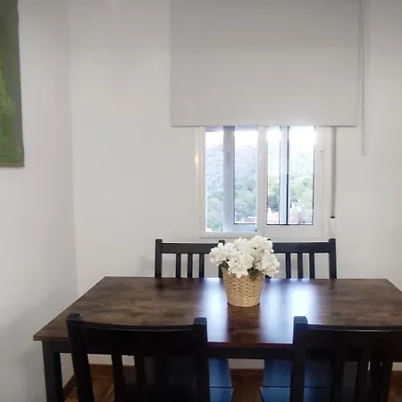 En La Montana, * Serra